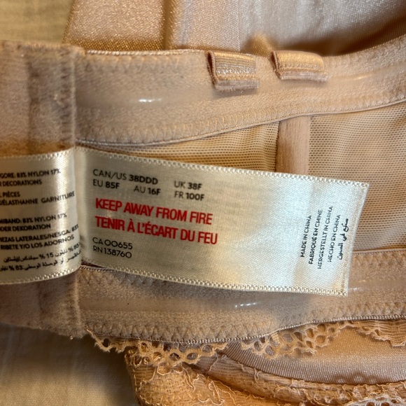 Dessee convertible underwire bra. Can be worn with straps or strapless,neutral - Picture 3 of 4